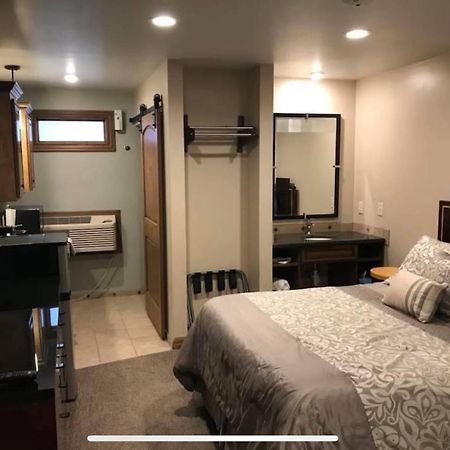 Baltzell Lodge Great Bend Εξωτερικό φωτογραφία
